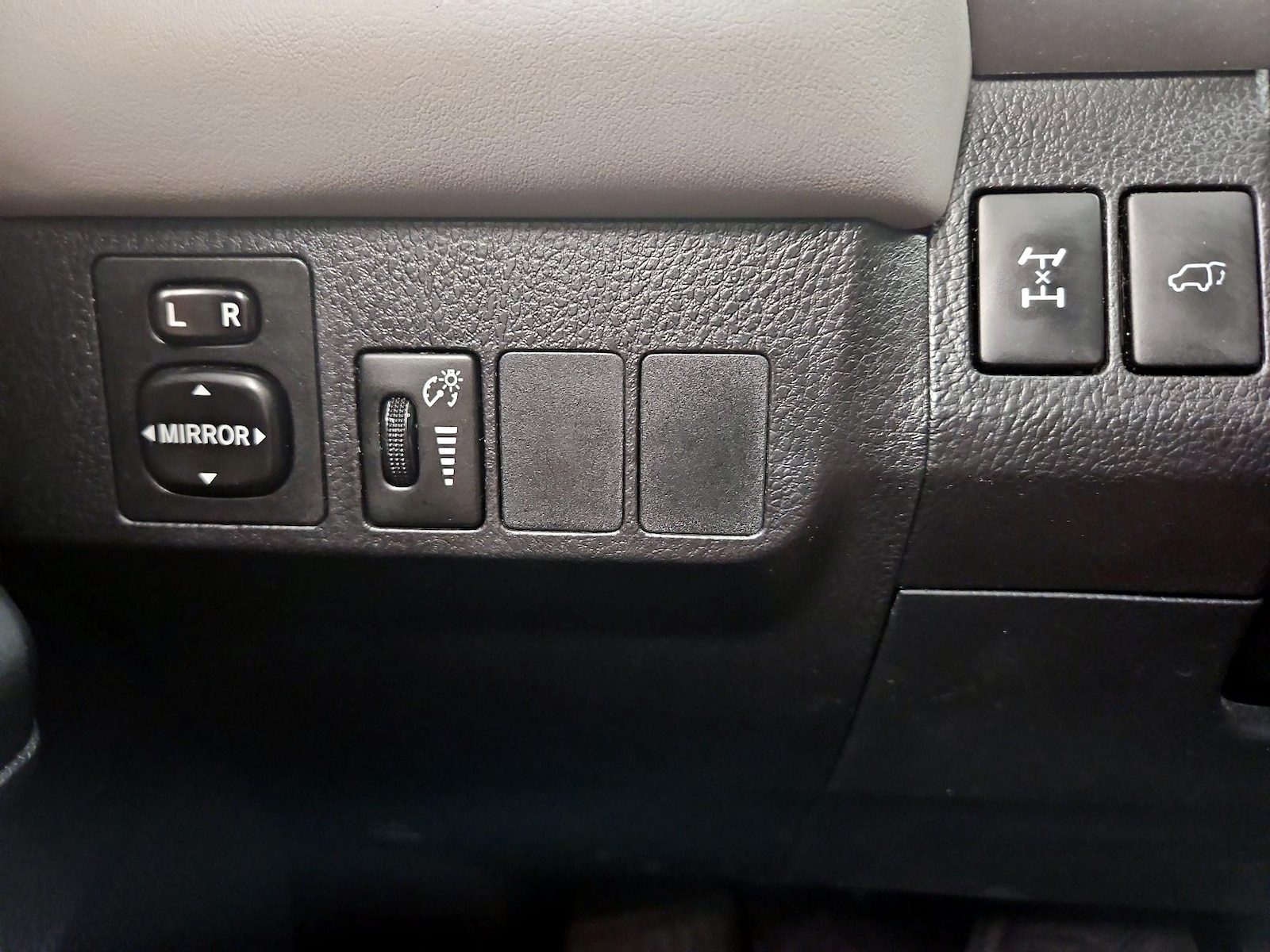 2016 Toyota RAV4 XLE - Photo 14