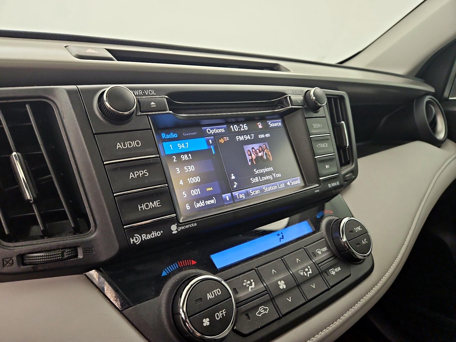 2016 Toyota RAV4 XLE - Photo 16