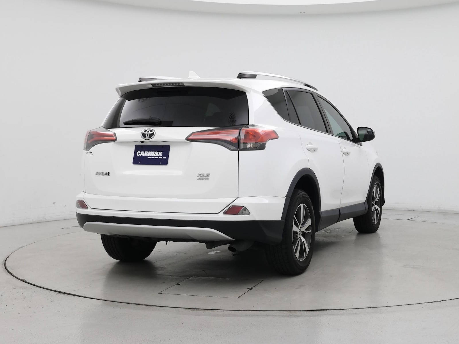 2016 Toyota RAV4 XLE - Photo 9