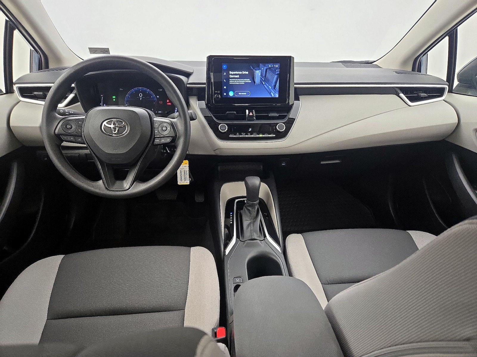 2026 Toyota Corolla LE - Photo 10
