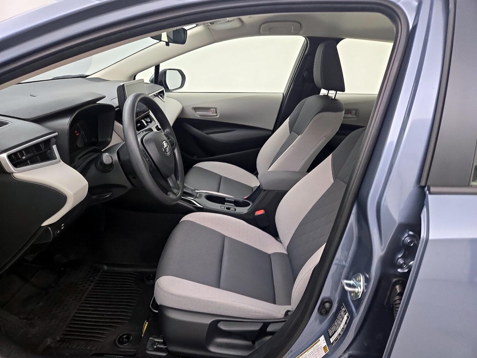 2026 Toyota Corolla LE - Photo 12