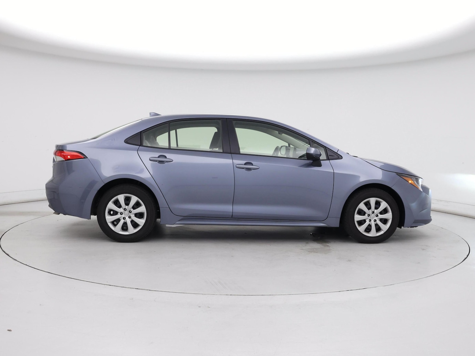 2026 Toyota Corolla LE - Photo 8