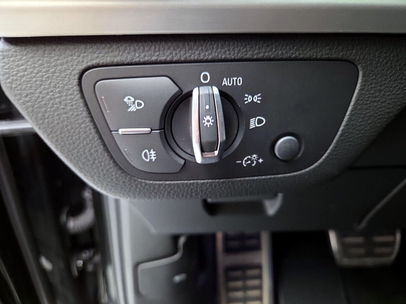 2020 Audi SQ5 Premium Plus - Photo 14