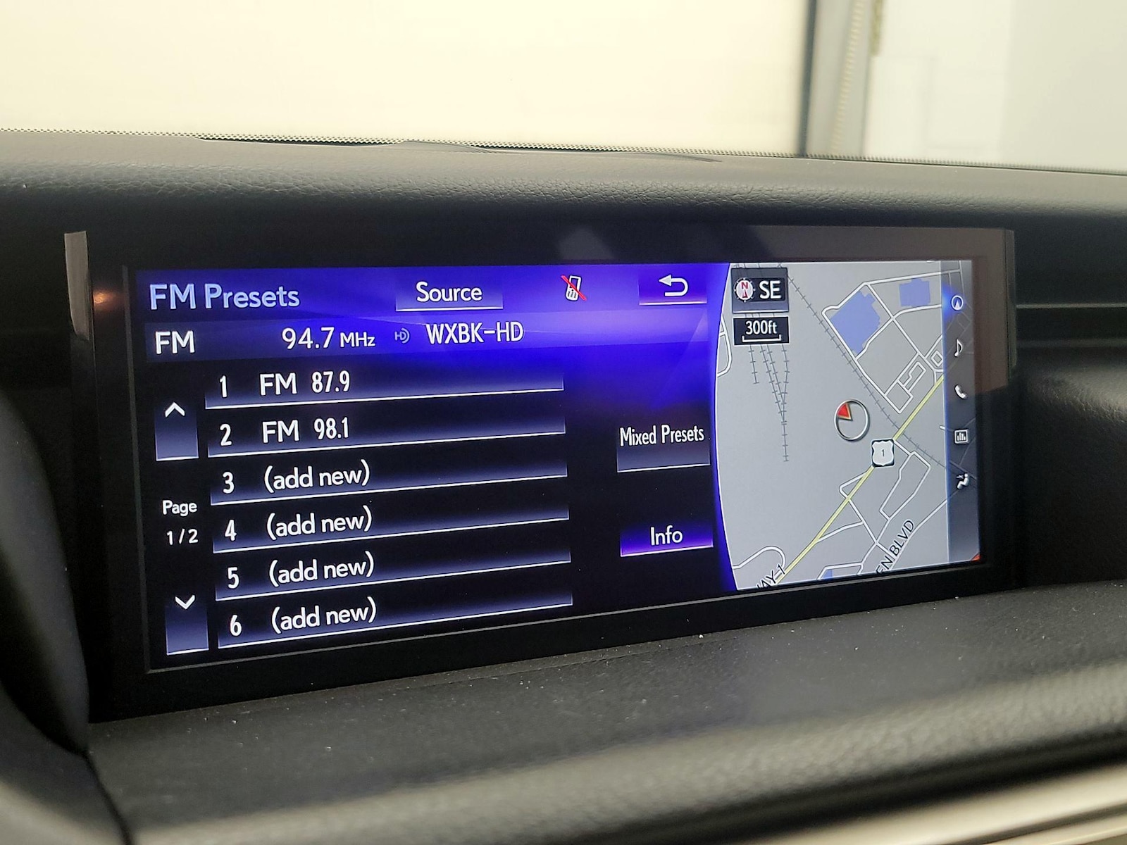 2019 Lexus IS 300 - Photo 17
