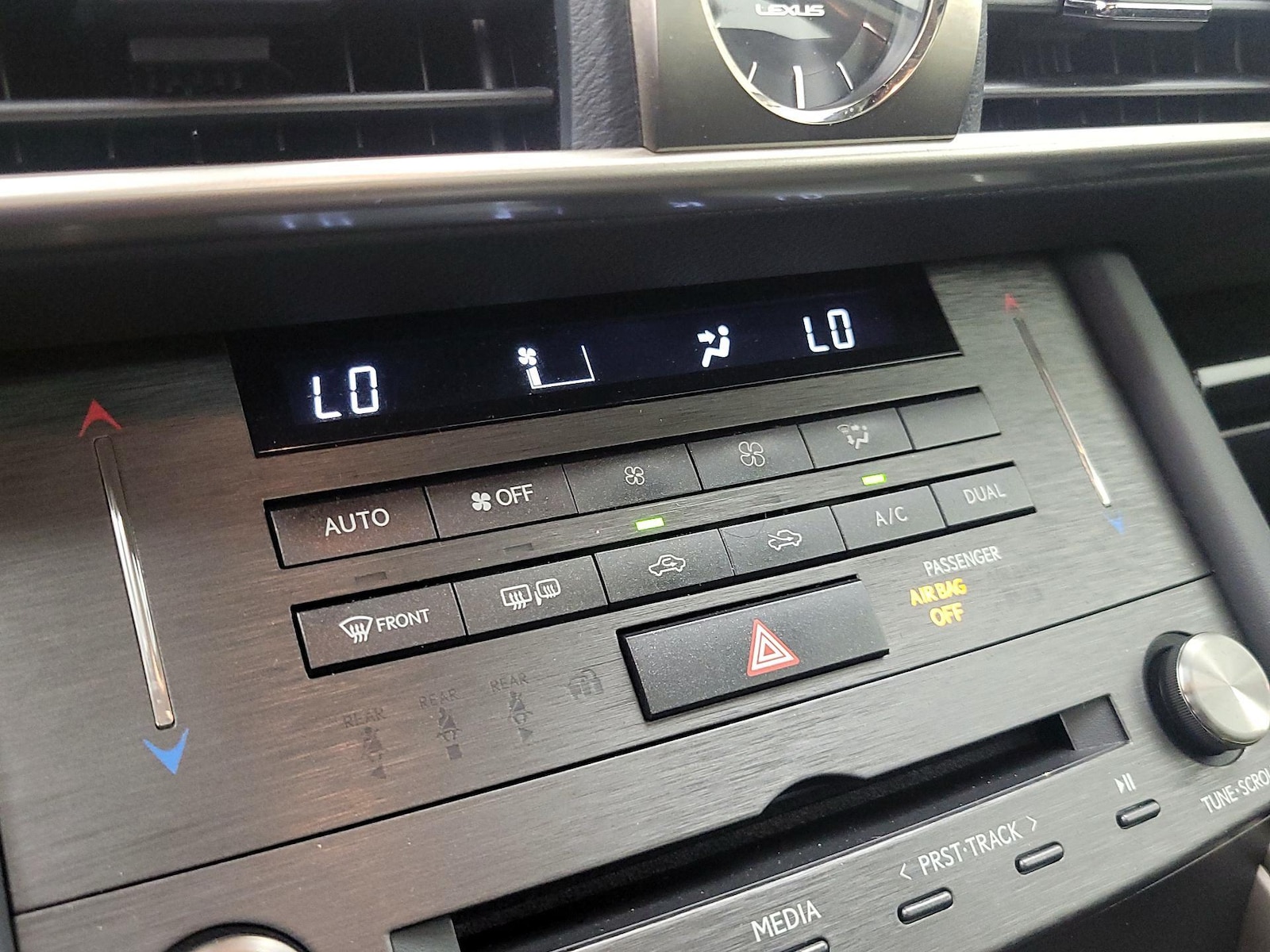 2019 Lexus IS 300 - Photo 18