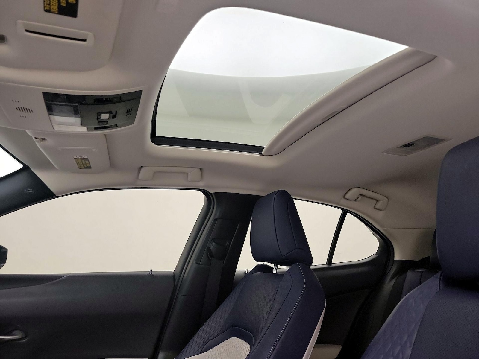Sunroof(s) & Overhead Airbags