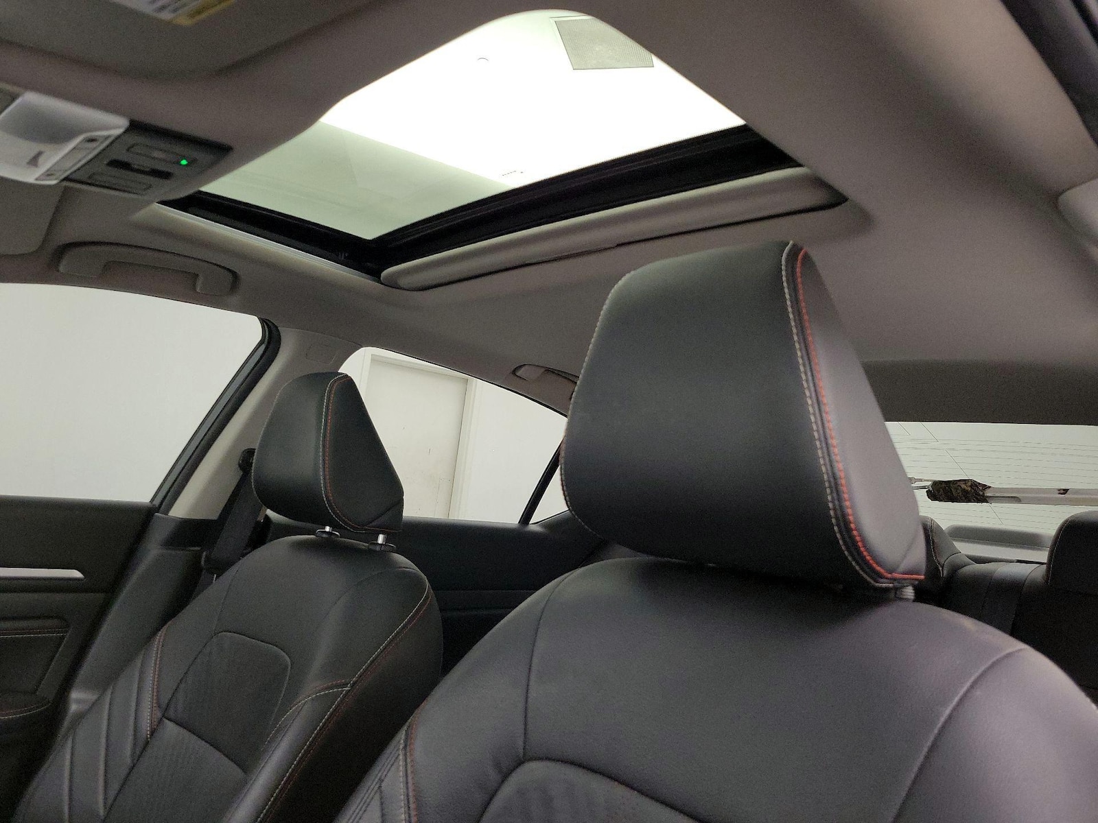 Sunroof(s) & Overhead Airbags