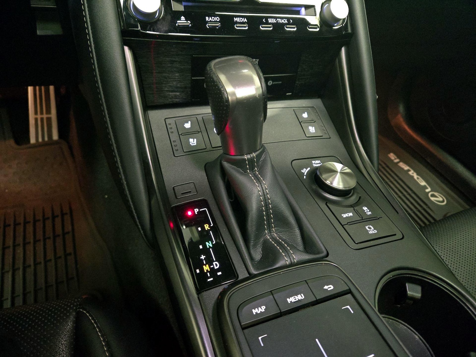 2023 Lexus IS 350 F SPORT - Photo 18