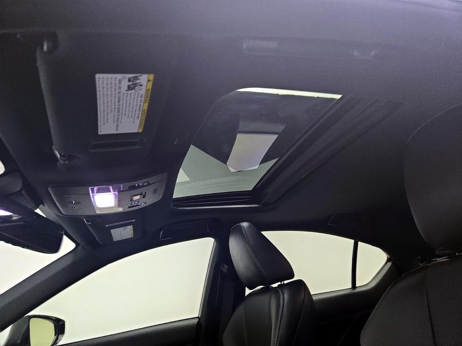Sunroof(s) & Overhead Airbags