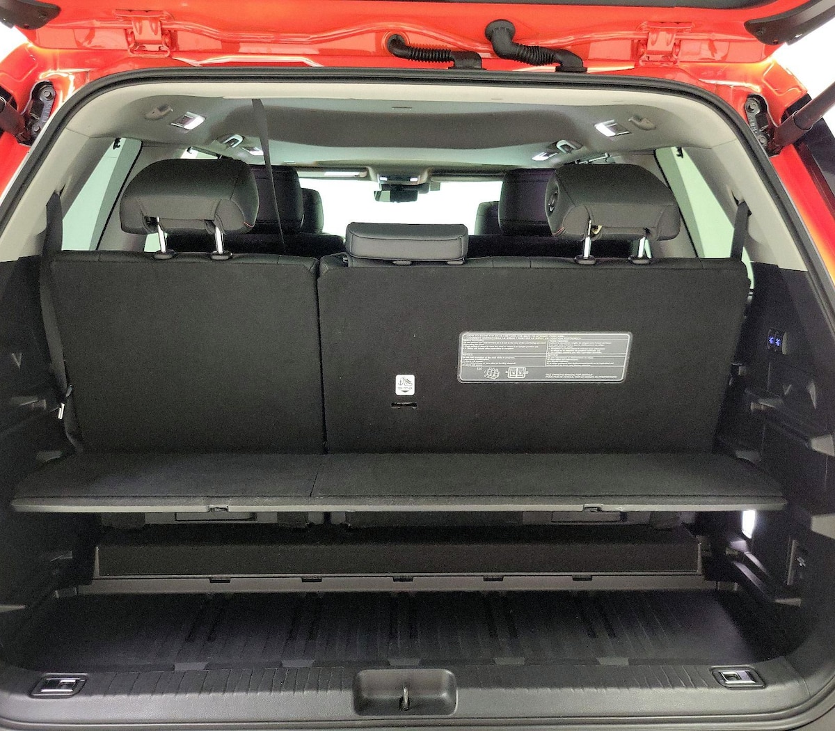 Trunk/Cargo (Seats Up)