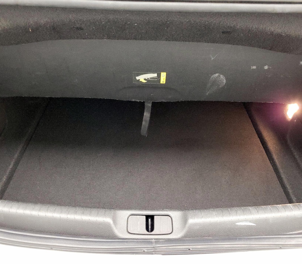 Trunk/Cargo (Seats Up)