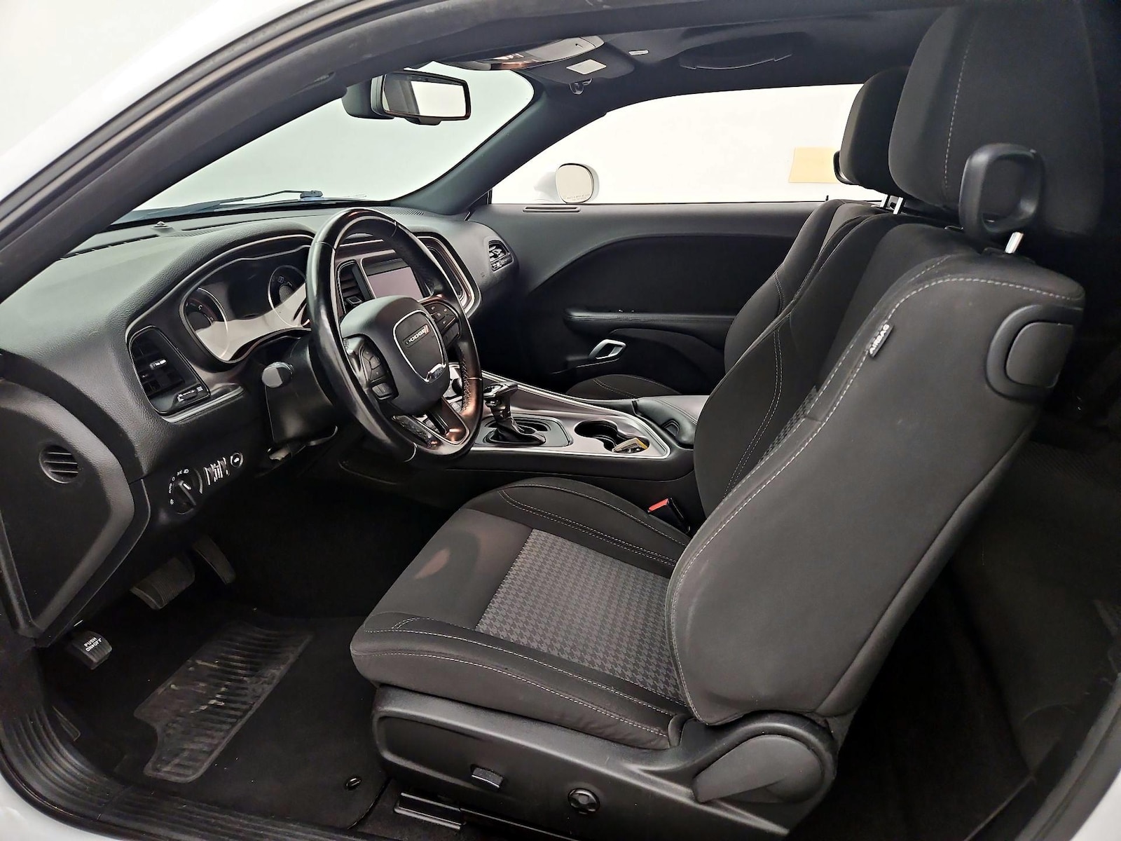 Power Seat(s) & Side Airbags