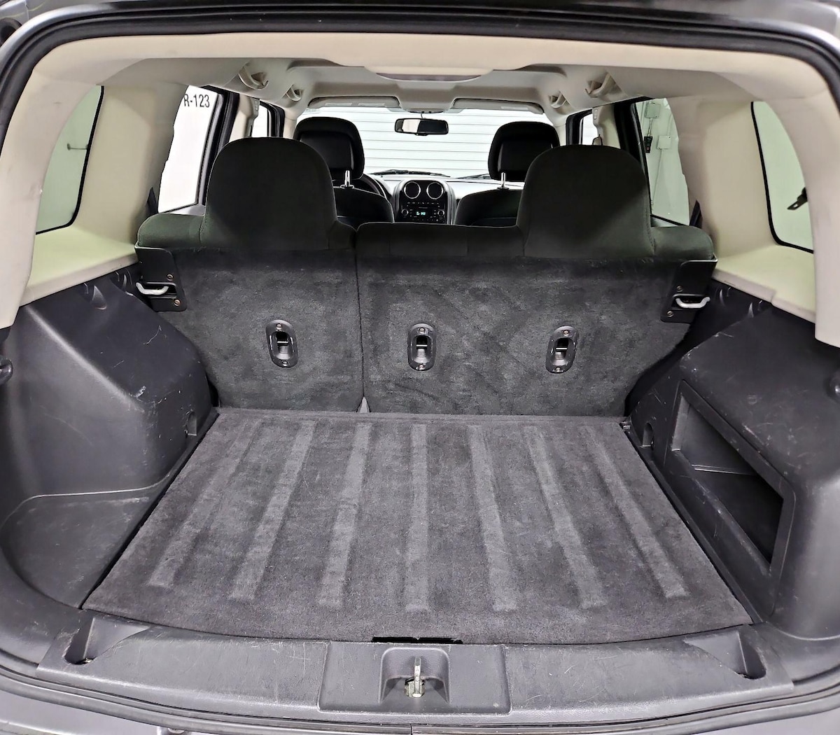 Trunk/Cargo (Seats Up)