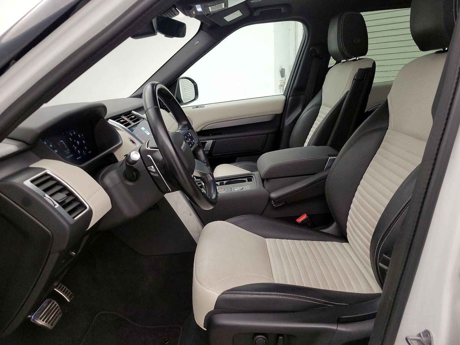 2022 Land Rover Discovery S R Dynamic - Photo 12