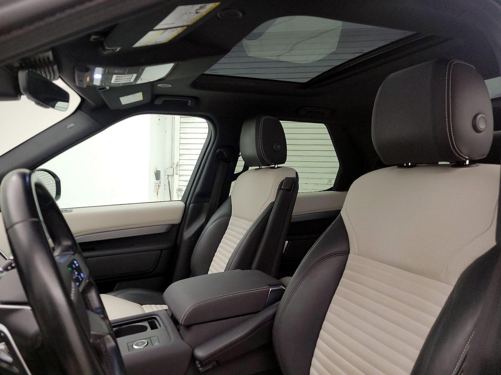 2022 Land Rover Discovery S R Dynamic - Photo 20