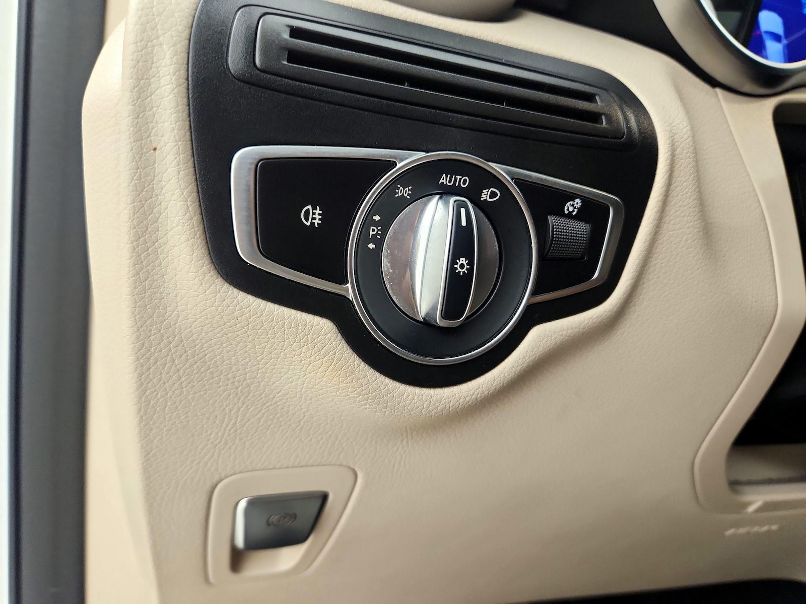 2022 Mercedes-Benz GLC GLC300 - Photo 14