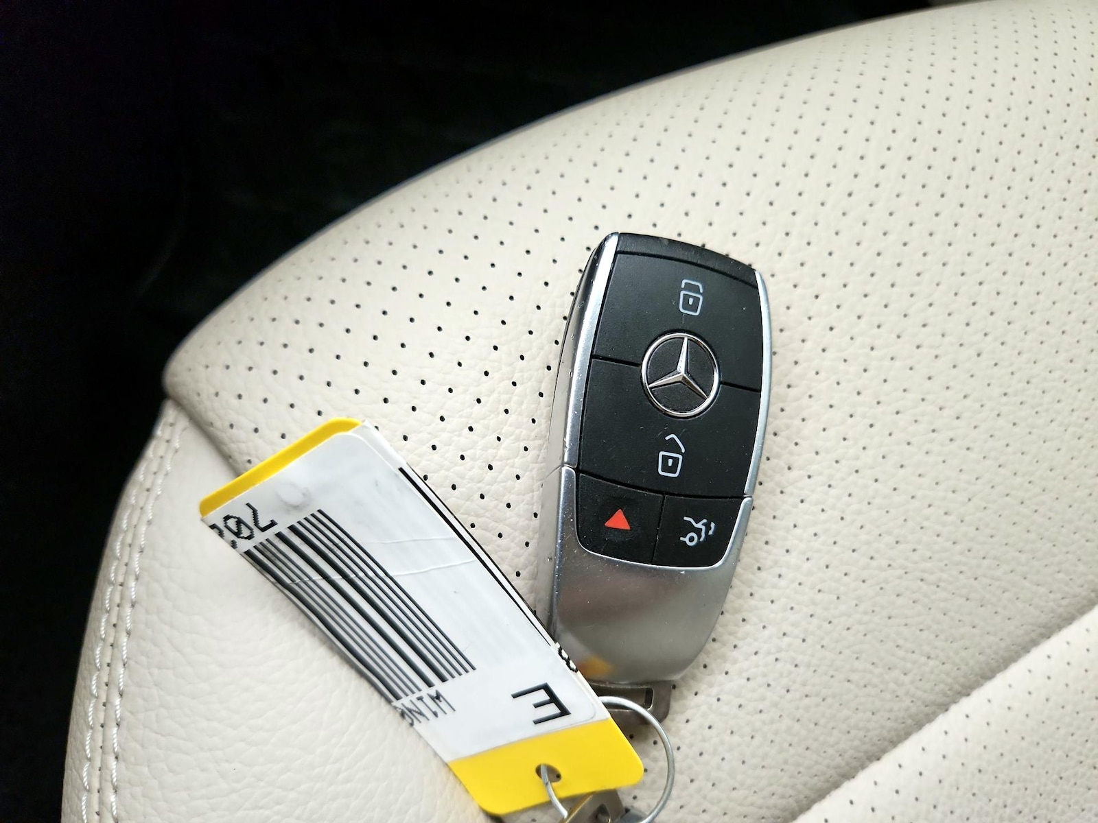 2022 Mercedes-Benz GLC GLC300 - Photo 23