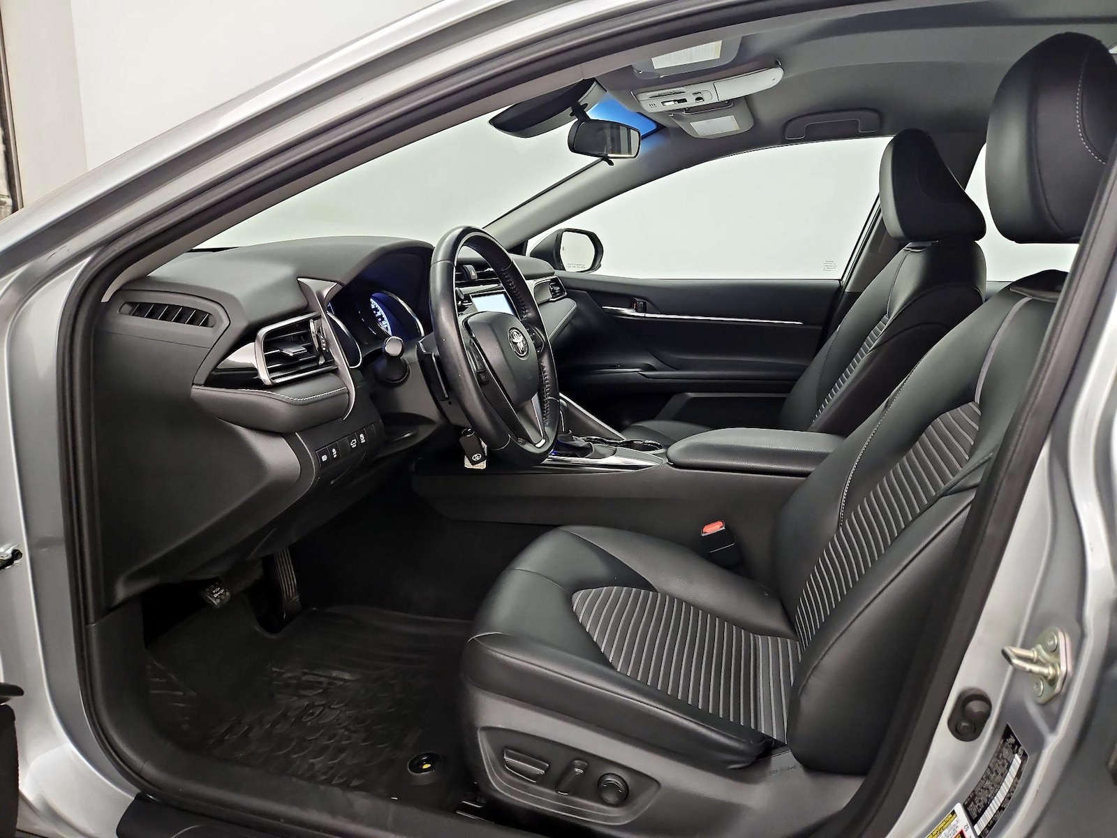 Power Seat(s) & Side Airbags