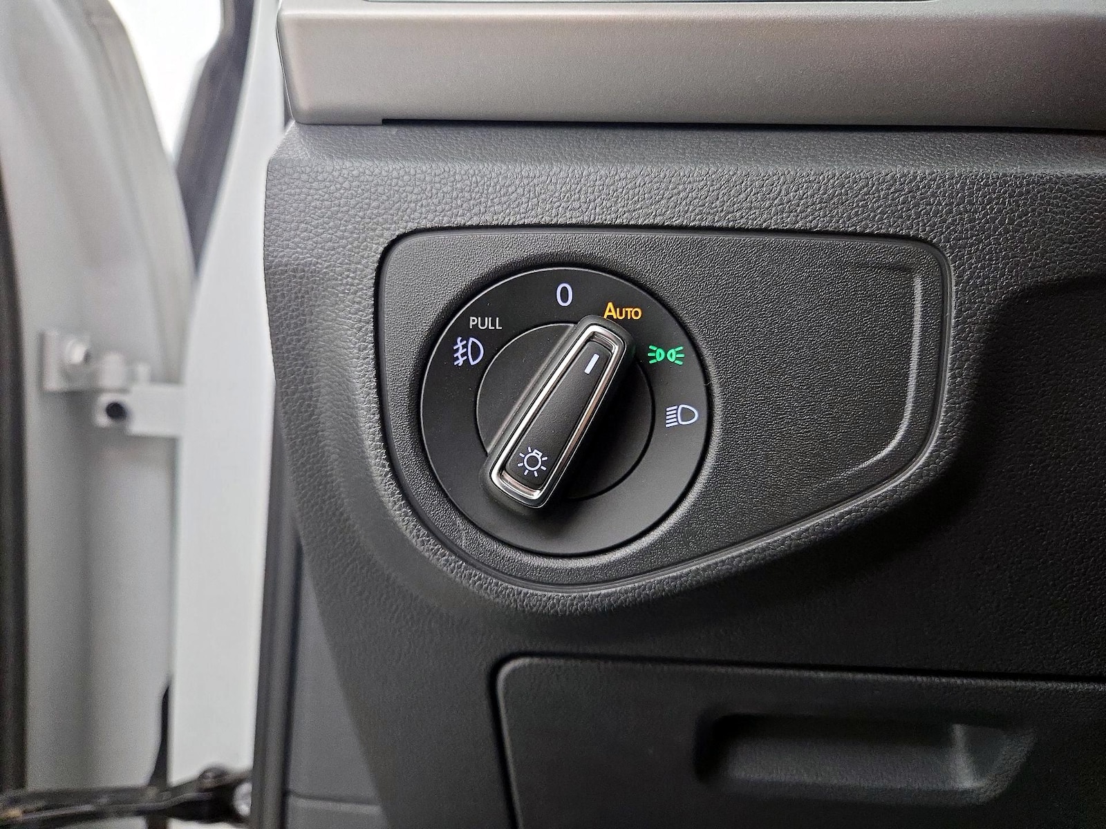 2019 Volkswagen Atlas SE w/Tech - Photo 14