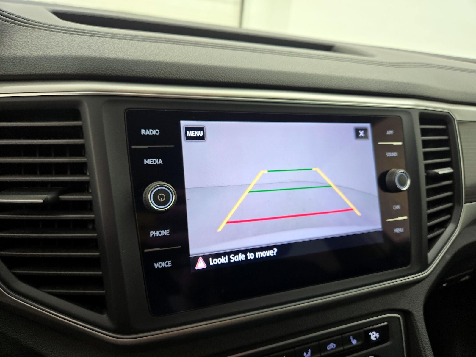 2019 Volkswagen Atlas SE w/Tech - Photo 15