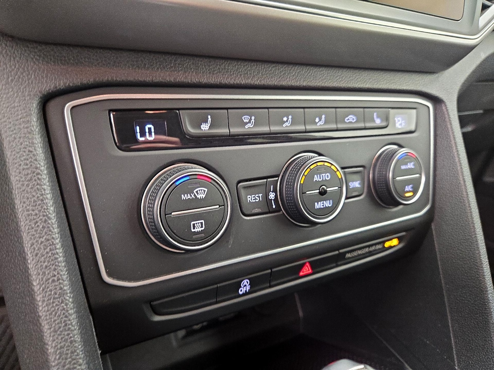 2019 Volkswagen Atlas SE w/Tech - Photo 17