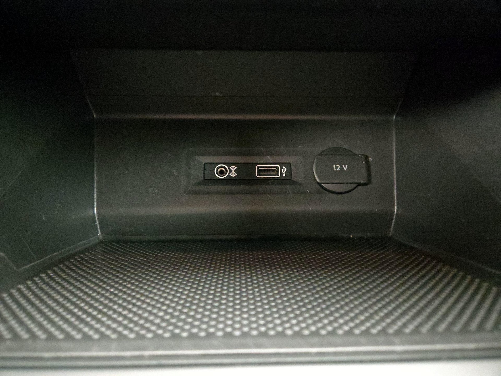 2019 Volkswagen Atlas SE w/Tech - Photo 19