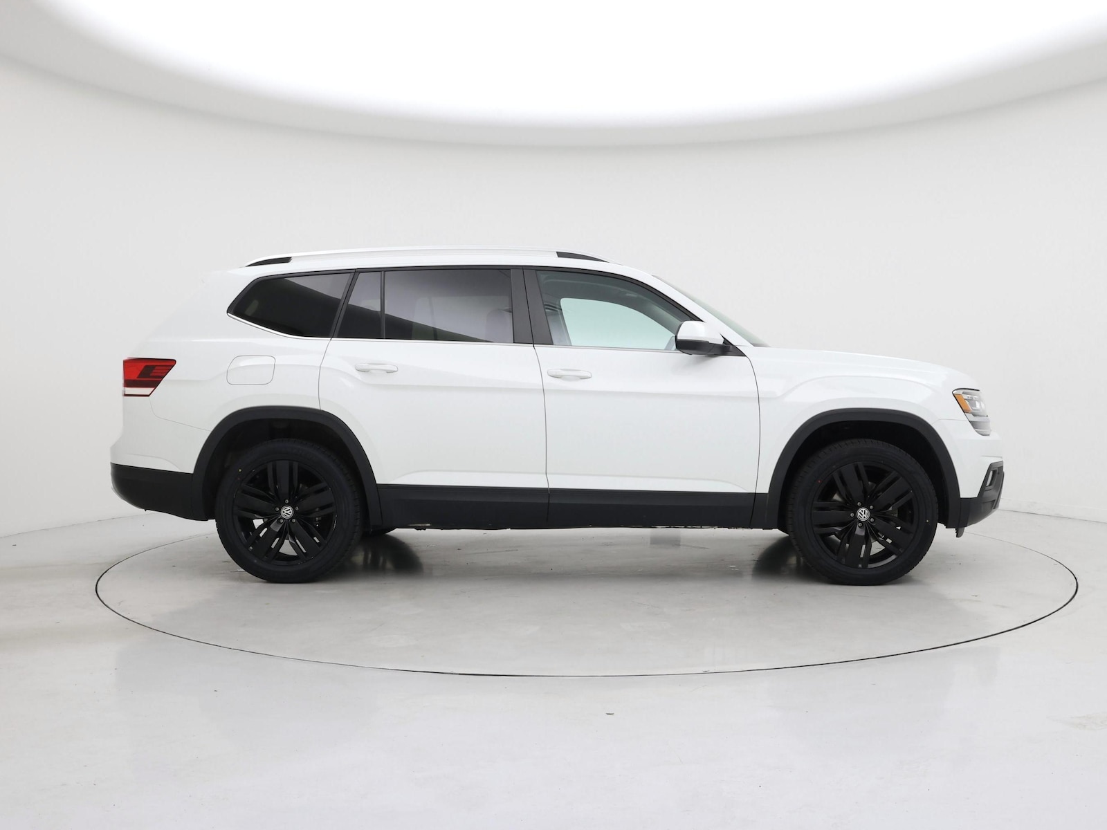2019 Volkswagen Atlas SE w/Tech - Photo 8