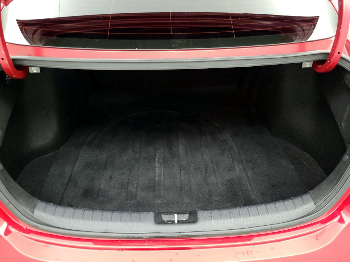 Trunk/Cargo (Seats Up)