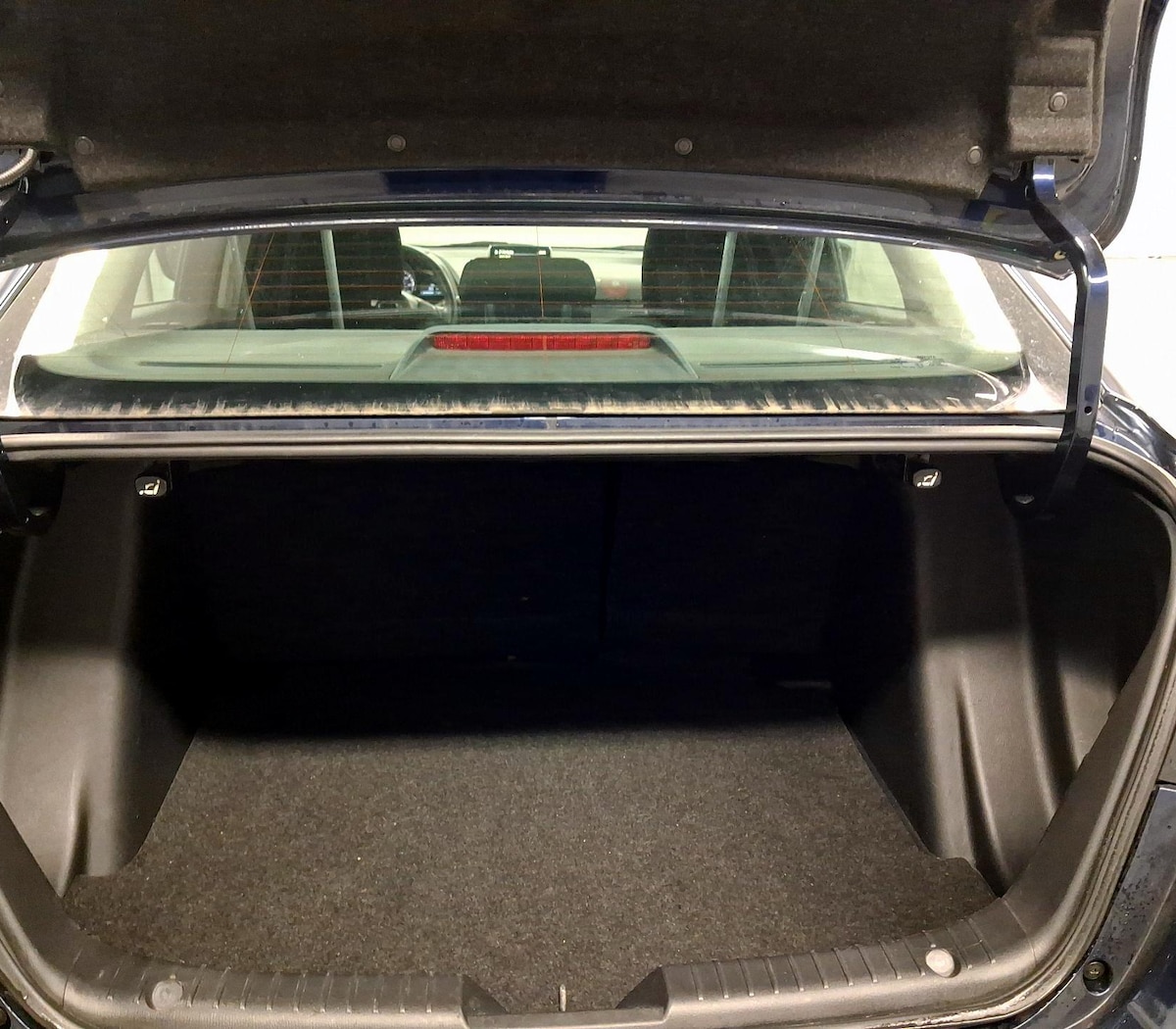 Trunk/Cargo (Seats Up)