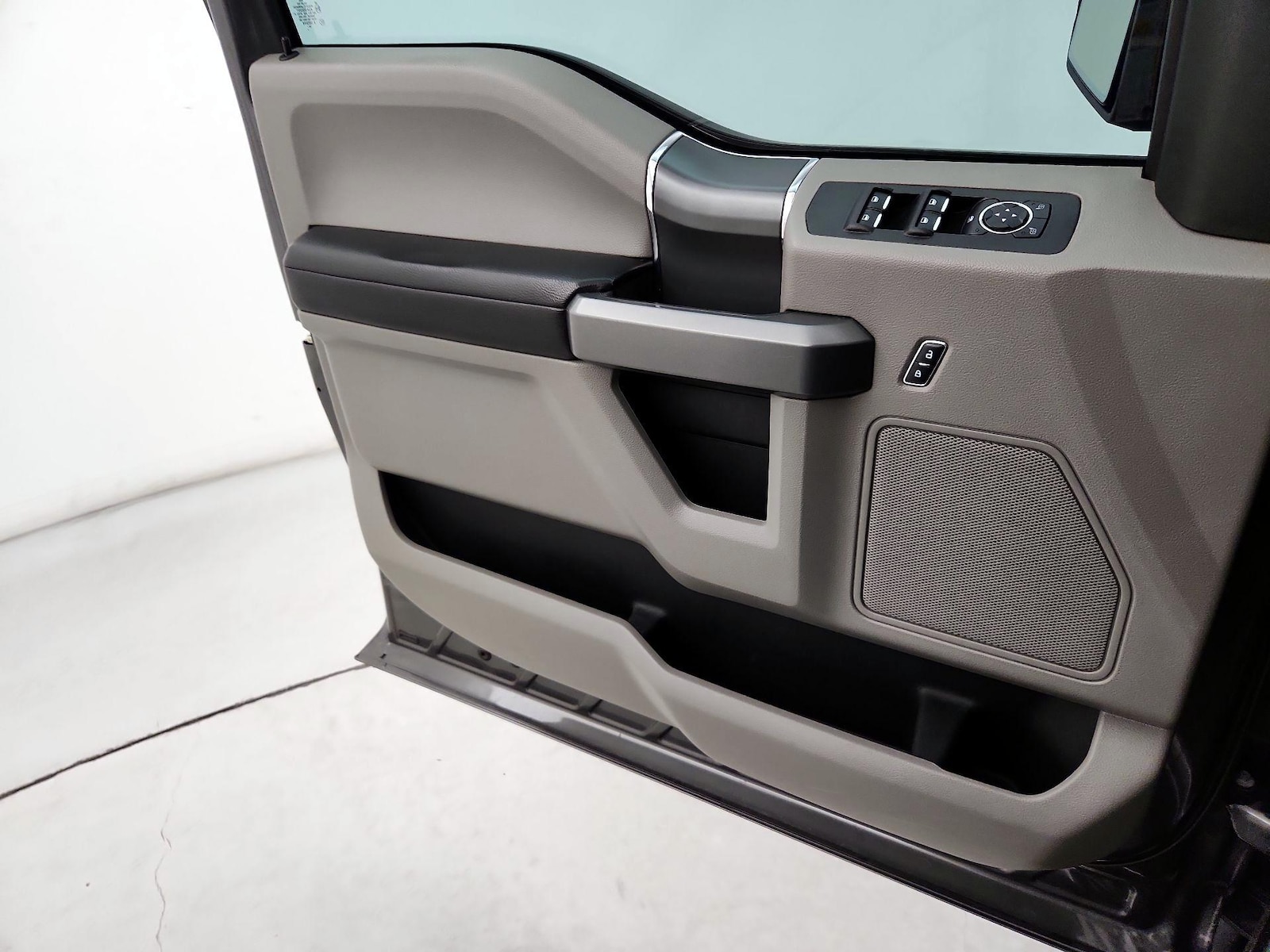 2017 Ford F-150 XLT - Photo 13