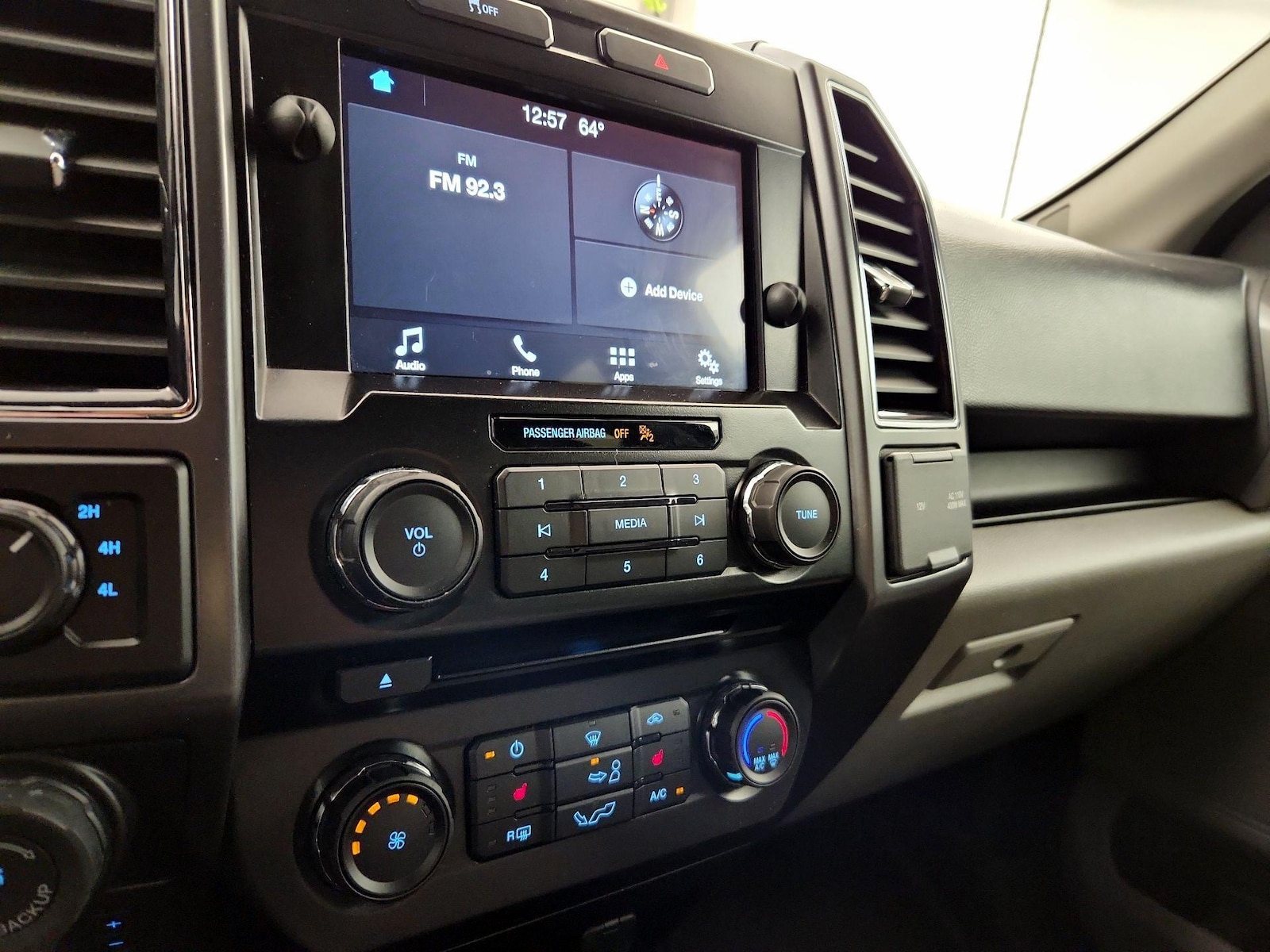 2017 Ford F-150 XLT - Photo 17
