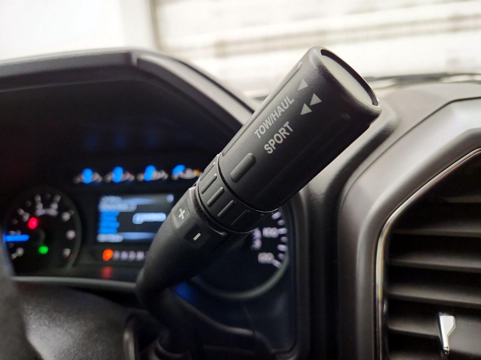 2017 Ford F-150 XLT - Photo 18