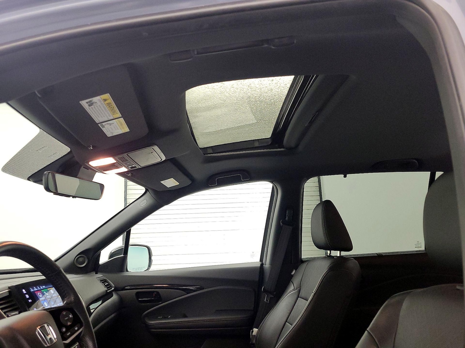 Sunroof(s) & Overhead Airbags