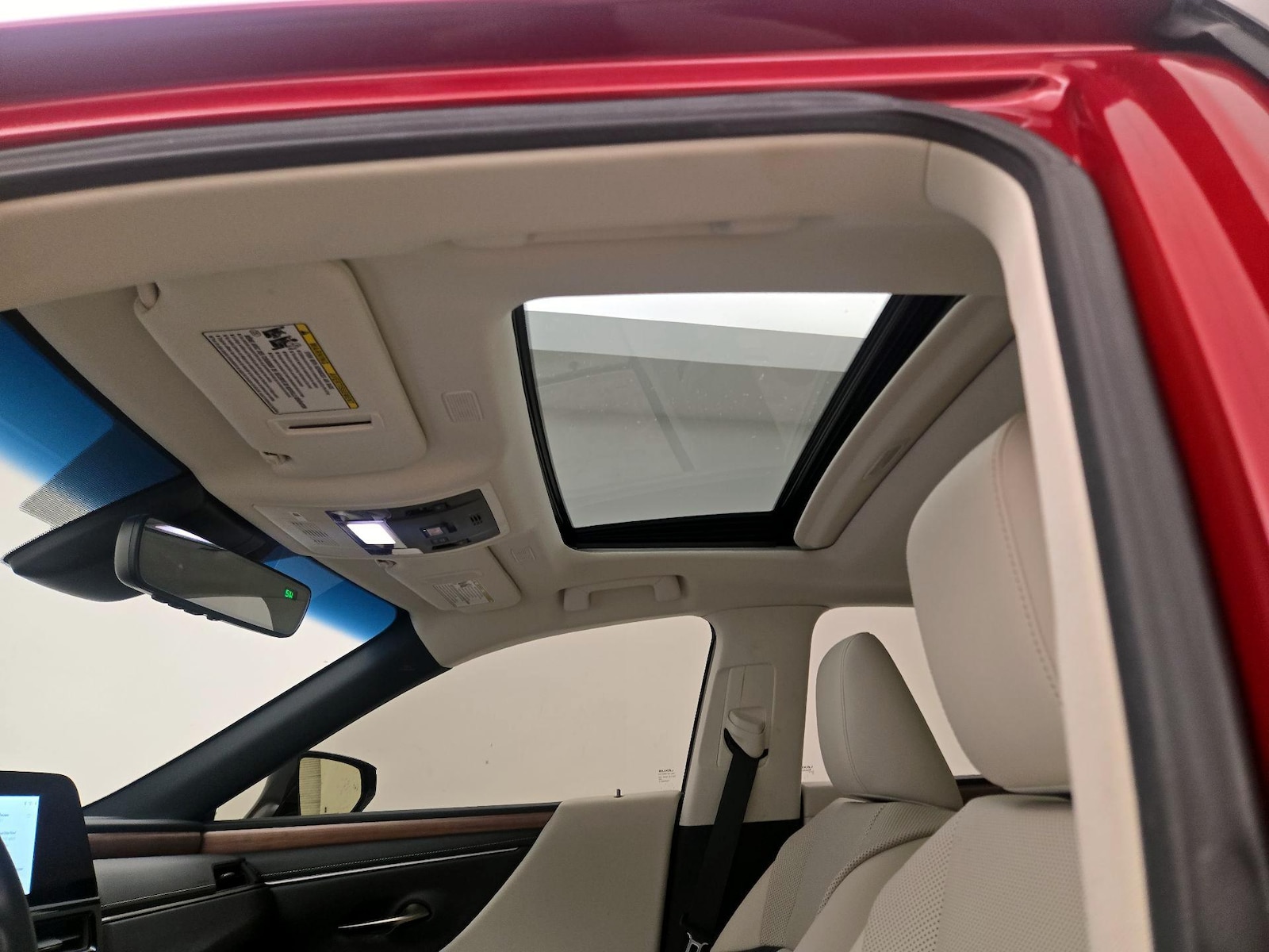 Sunroof(s) & Overhead Airbags