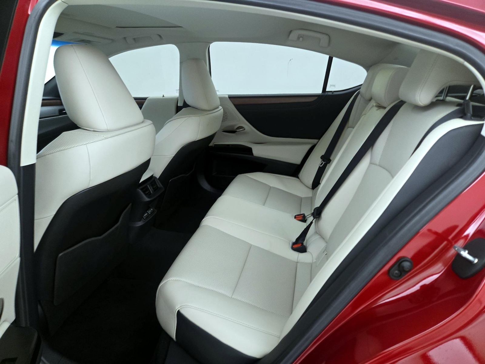 2025 Lexus ES 350 - Photo 21