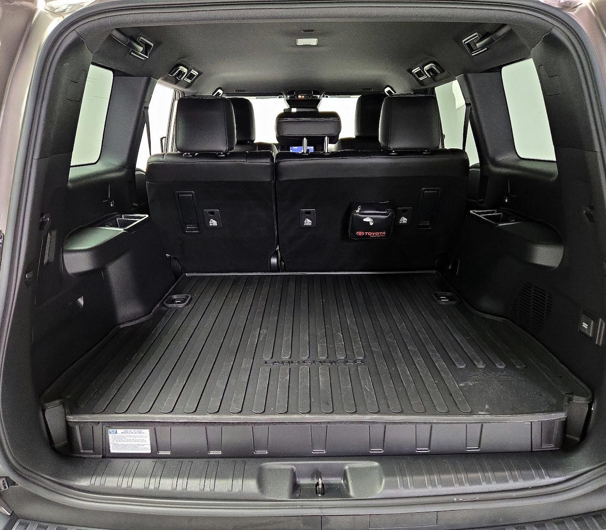 Trunk/Cargo (Seats Up)