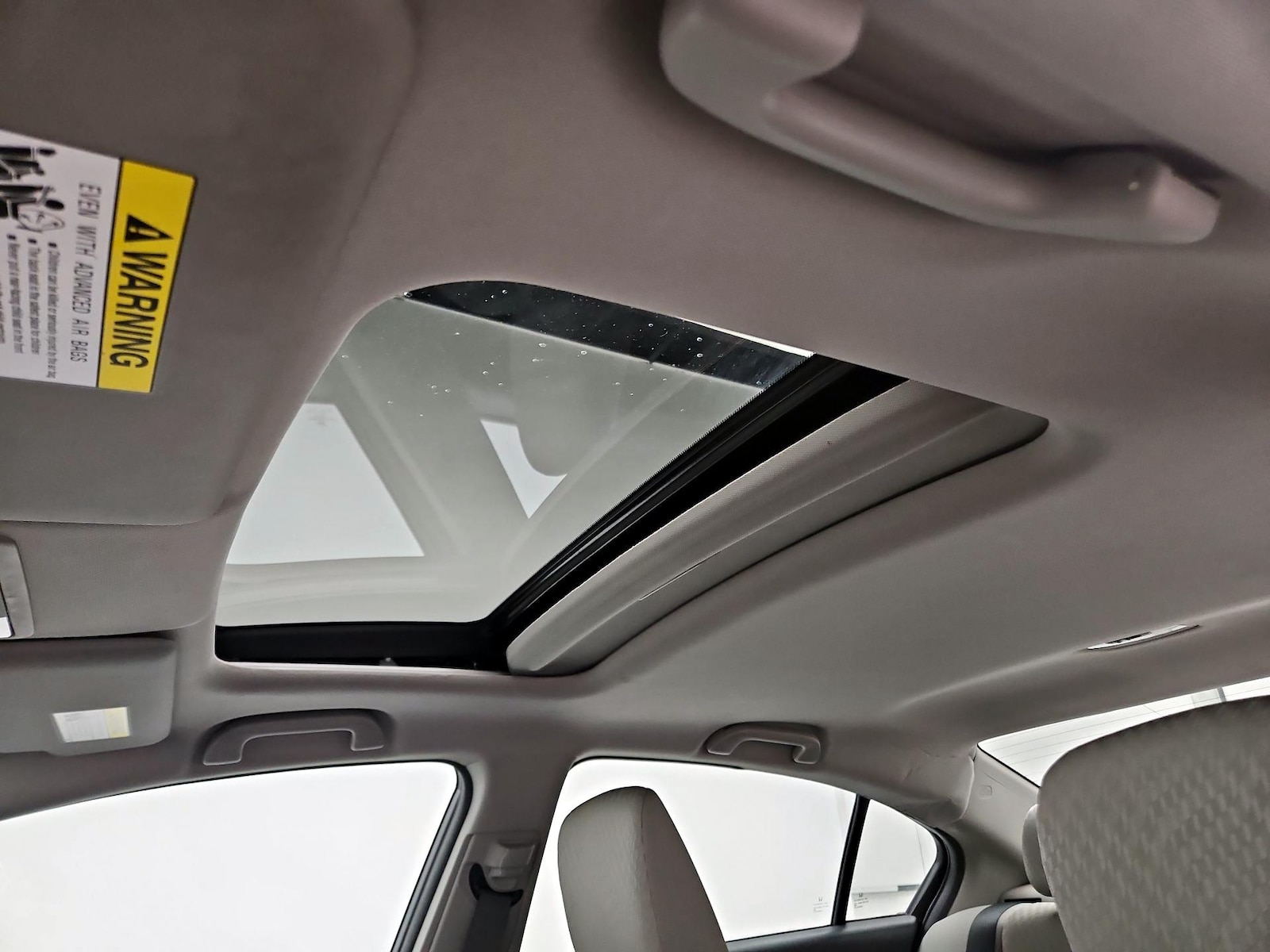 Sunroof(s) & Overhead Airbags