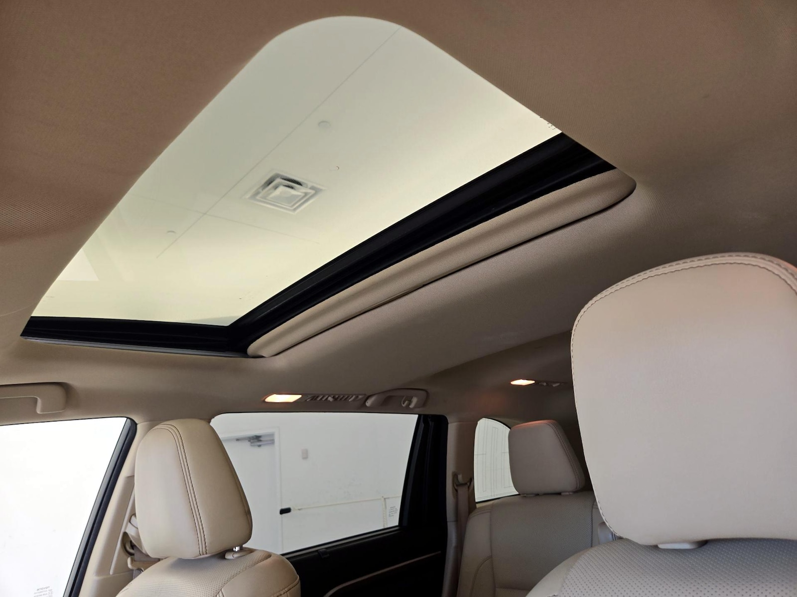 Sunroof(s) & Overhead Airbags