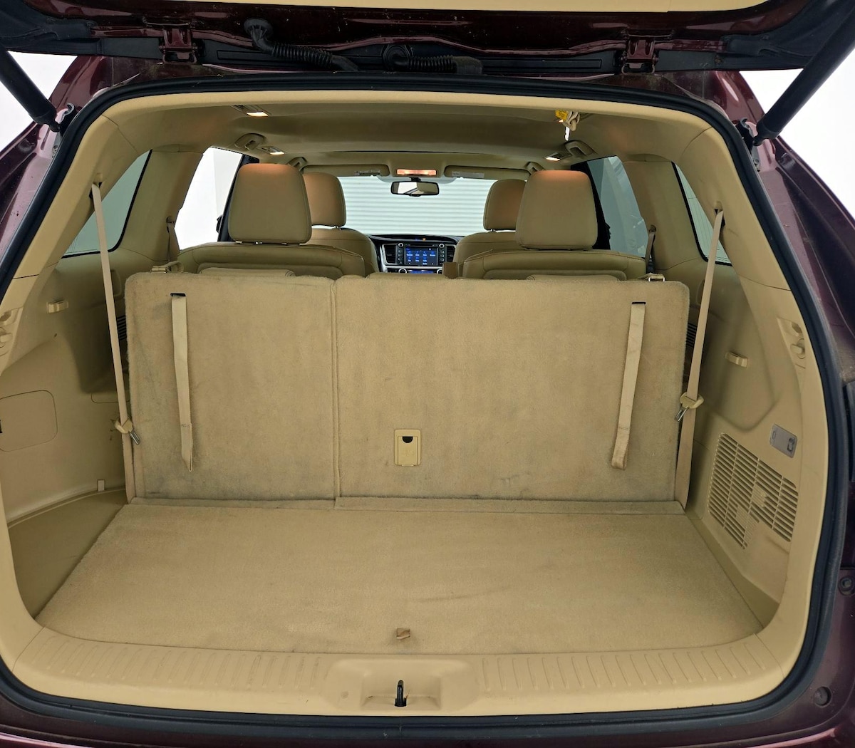 Trunk/Cargo (Seats Up)