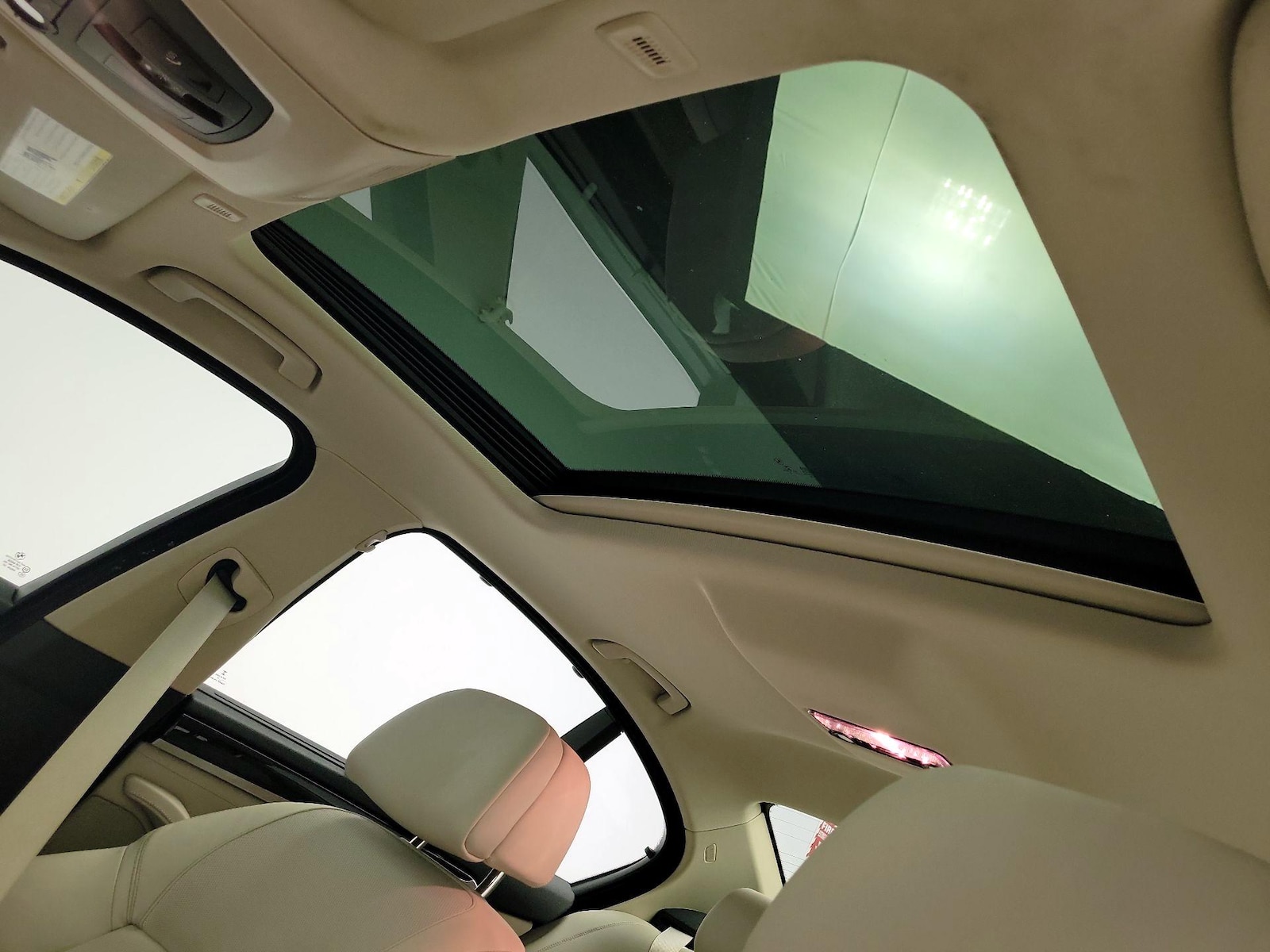 Sunroof(s) & Overhead Airbags