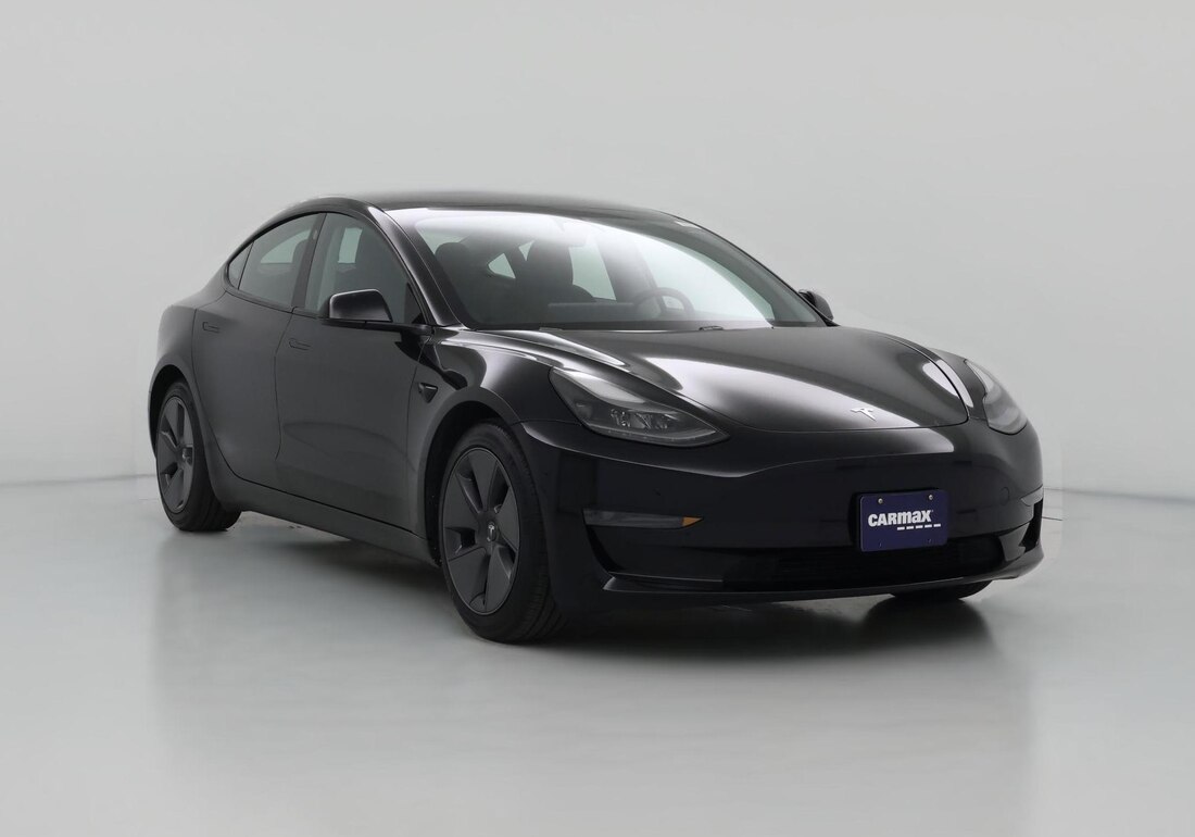 2021 Tesla Model 3 Standard Range Plus in Black — CarMax photo