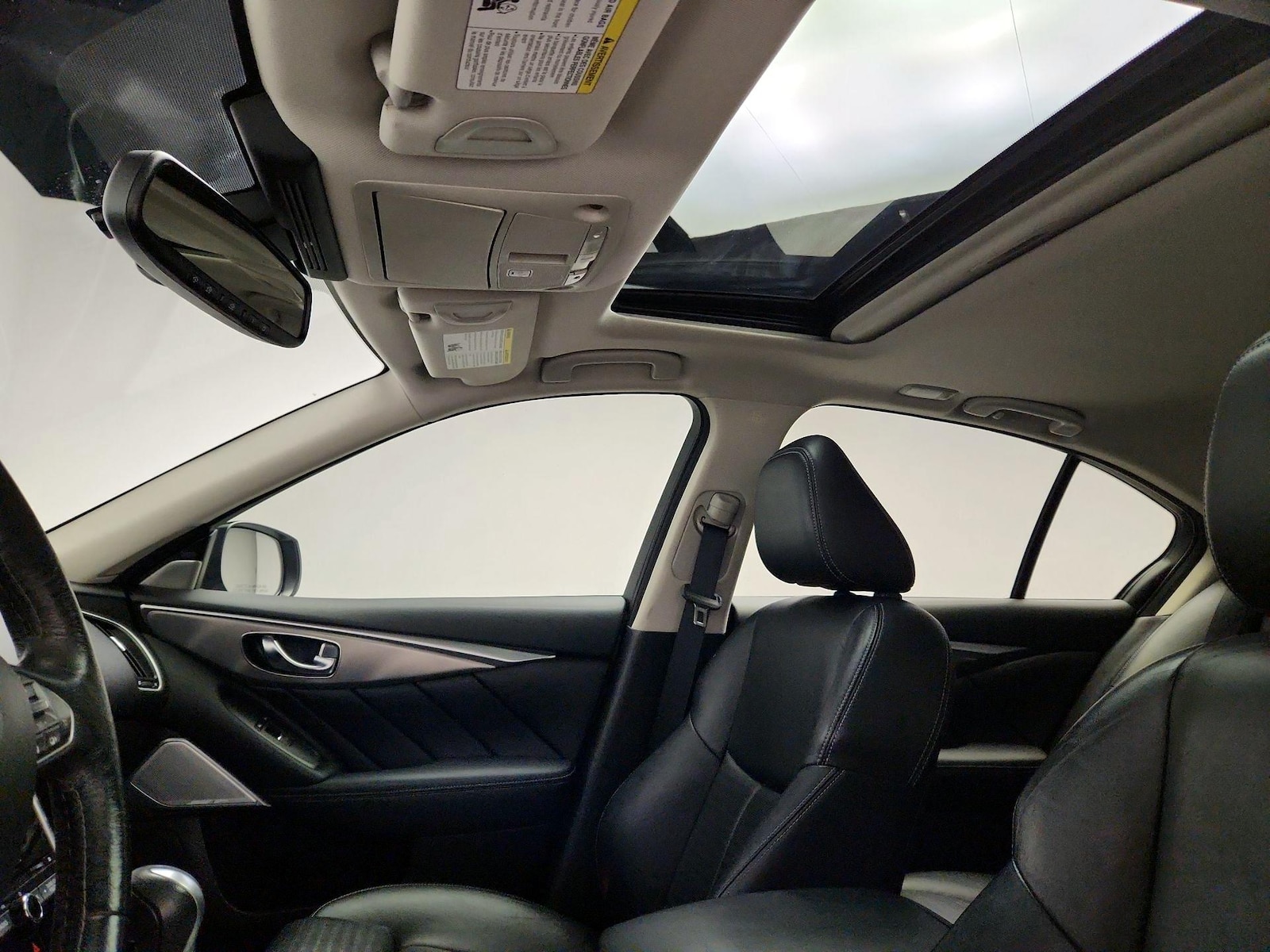 Sunroof(s) & Overhead Airbags