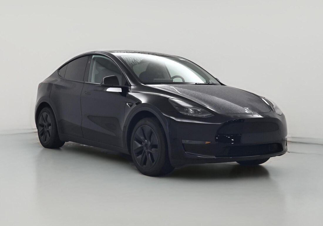 2025 Tesla Model Y Long Range Rear-Wheel Drive in Black — CarMax photo