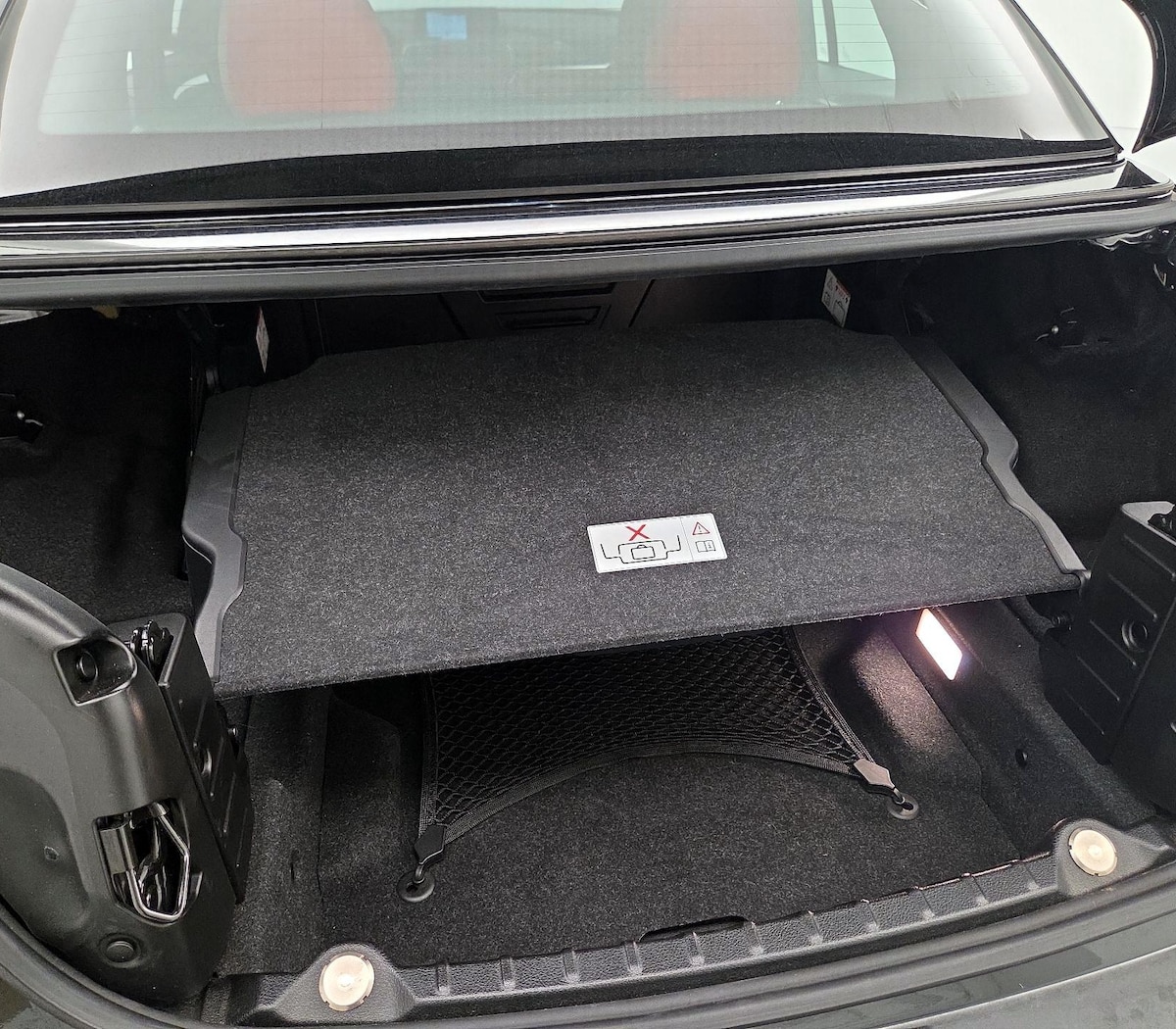 Trunk/Cargo (Seats Up)