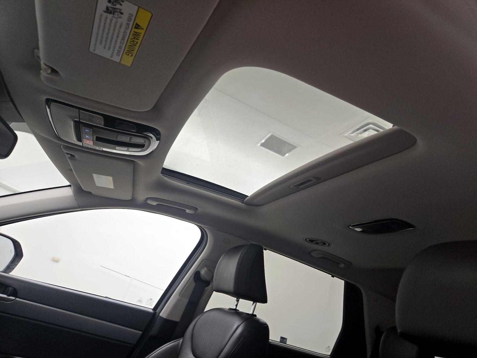 Sunroof(s) & Overhead Airbags