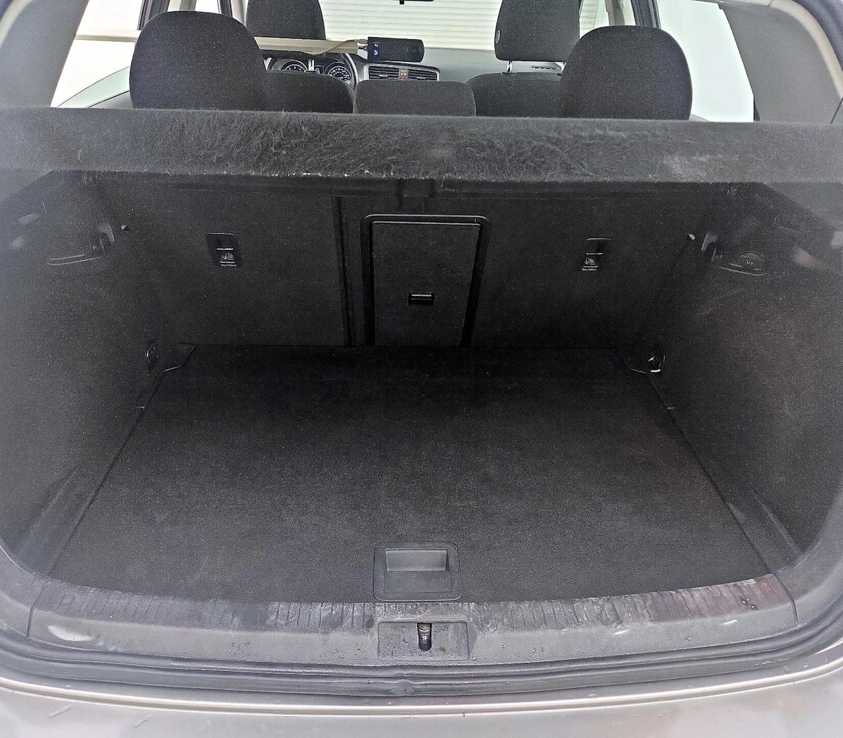 Trunk/Cargo (Seats Up)