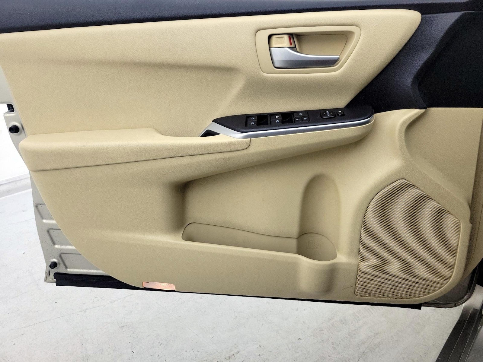 2015 Toyota Camry LE - Photo 13