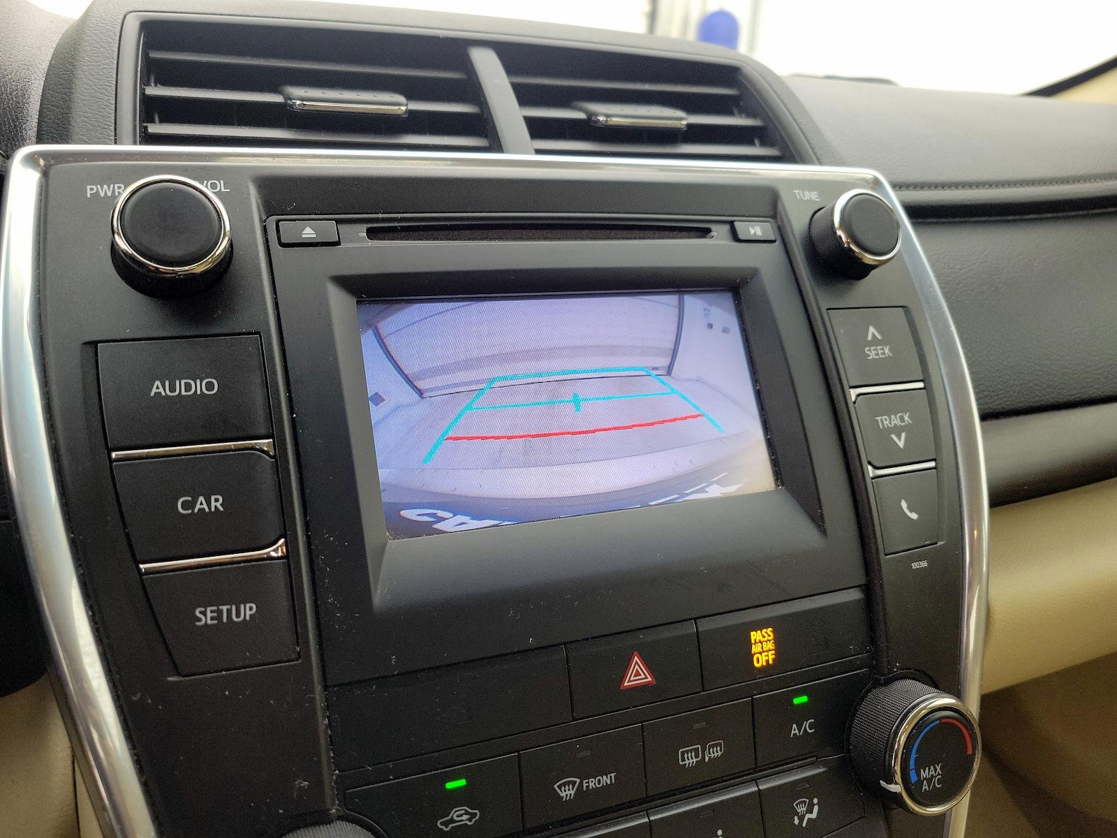 2015 Toyota Camry LE - Photo 15