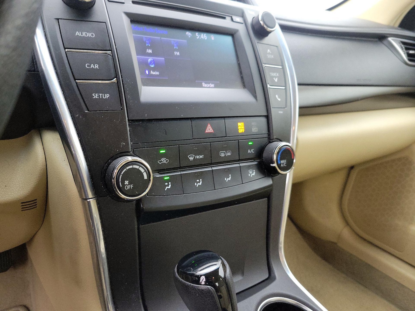 2015 Toyota Camry LE - Photo 17