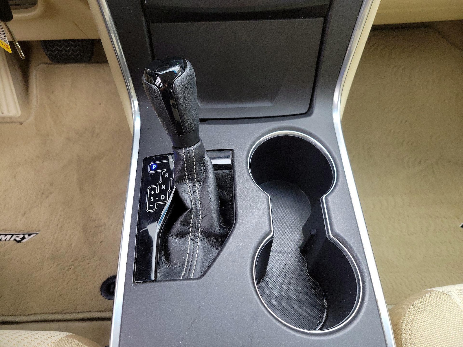 2015 Toyota Camry LE - Photo 18